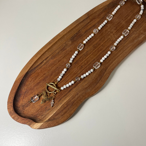 Naszyjnik Howlit Kryształ Górski Anioł - obrazek 2